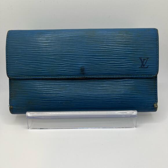 Louis Vuitton Blue Epi Long Wallet - Picture 1 of 10